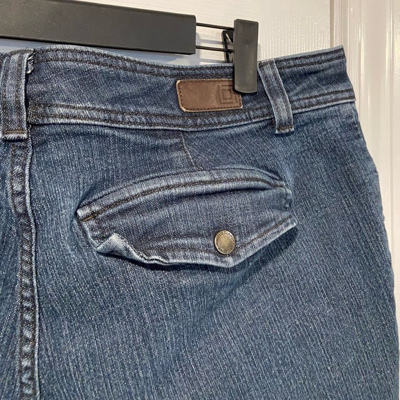 Liz Claiborne Size 16W Slim Power Cropped Blue Stretch Denim Jeans Shorts - Picture 6 of 11